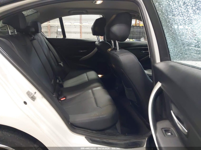 2013 BMW 3er VIN WBA3B3C52DJ976911 IAAI salvage auction — FRONT END, Salvage Title, sold $650 on 2026-07-27 (photo 8)