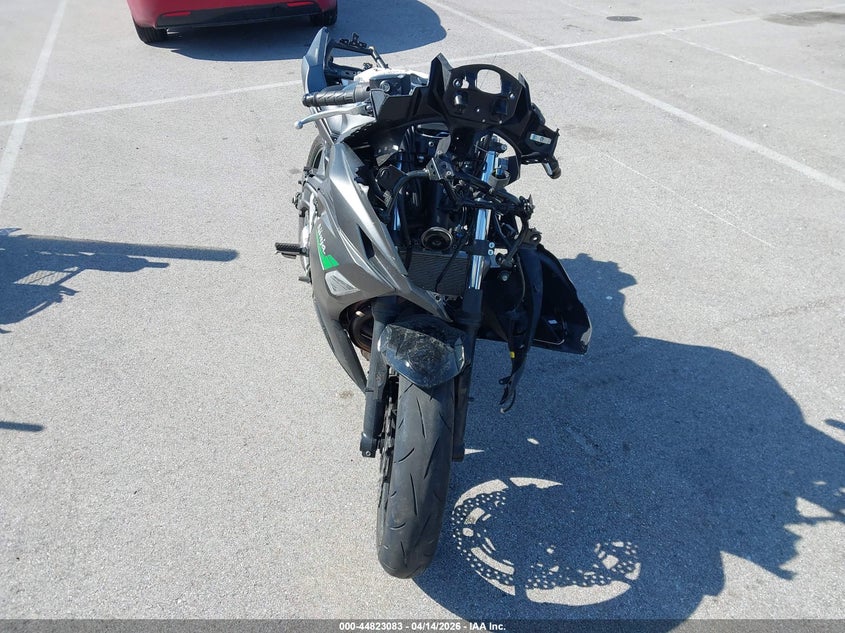 2024 Kawasaki Ninja VIN ML5EXER15RDAD5741 IAAI salvage auction — FRONT END, Salvage (Nebraska), sold $700 on 2026-07-07 (photo 5)
