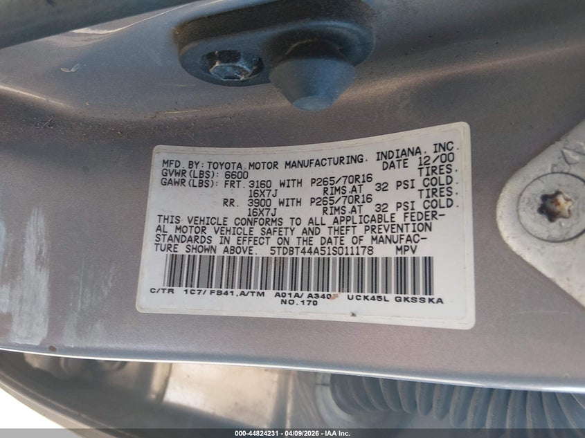 2001 Toyota Sequoia VIN 5TDBT44A51S011178 IAAI salvage auction — FRONT END, Salvage (Colorado), sold $50 on 2026-07-08 (photo 9)