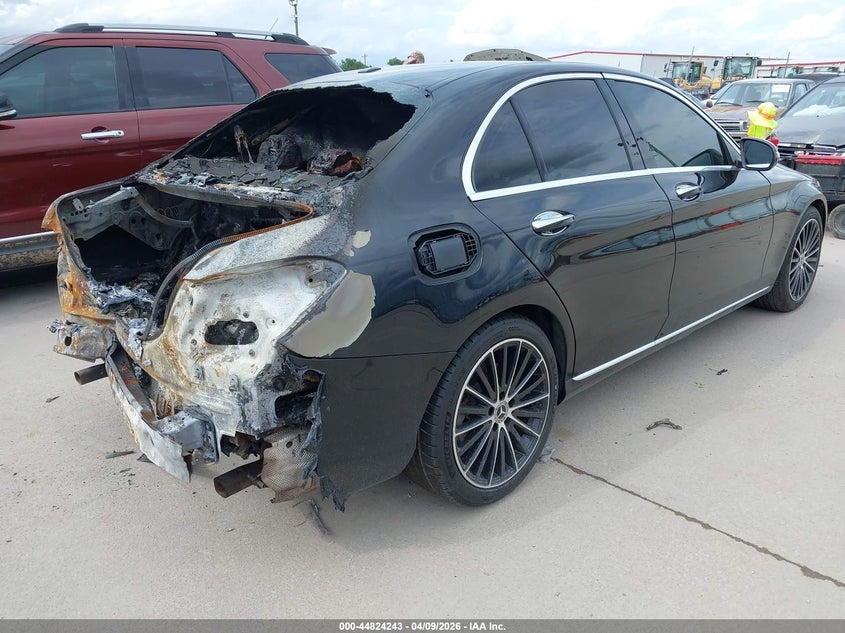 2021 Mercedes-benz C-klasse VIN W1KWF8DB3MR644814 IAAI salvage auction — EXTERIOR BURN, Salvage (Texas), sold $525 on 2026-07-28 (photo 4)
