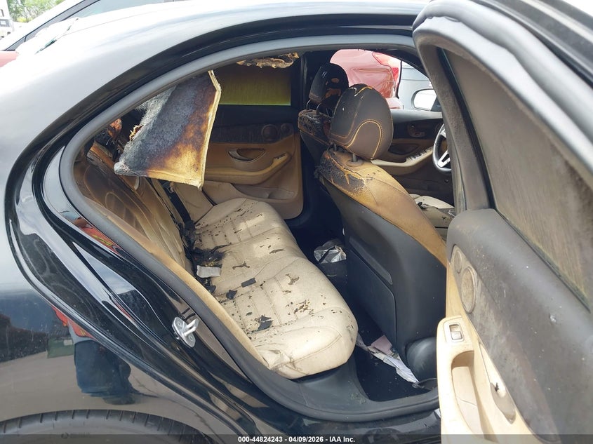 2021 Mercedes-benz C-klasse VIN W1KWF8DB3MR644814 IAAI salvage auction — EXTERIOR BURN, Salvage (Texas), sold $525 on 2026-07-28 (photo 8)