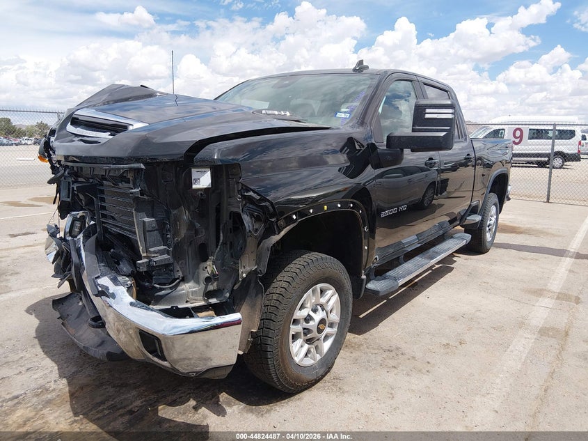2025 Chevrolet Silverado 2500 VIN 2GC1KNE72S1232933 IAAI salvage auction — RIGHT FRONT, Enterprise Vehicles Clear Only (Texas), sold $20,100 on 2026-07-29 (photo 2)