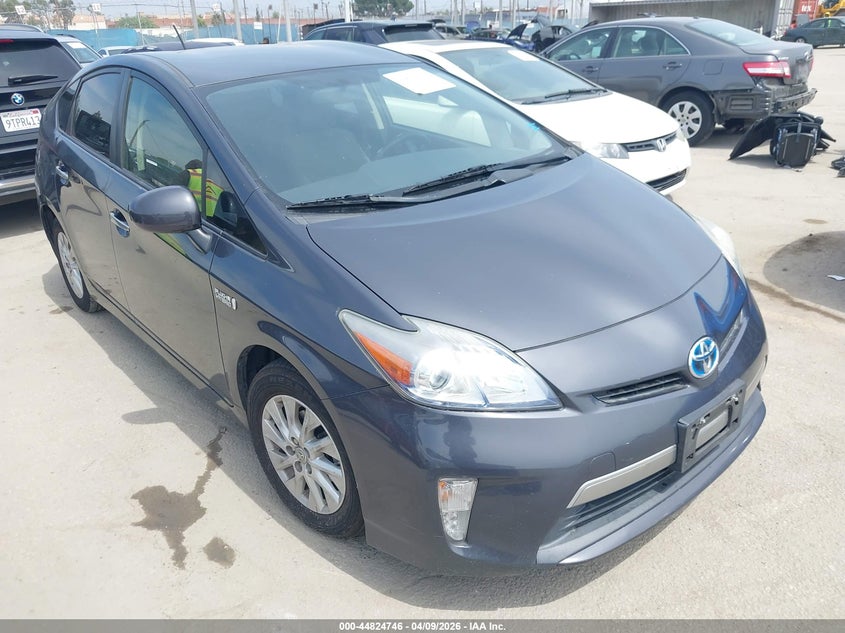 2014 Toyota Prius VIN JTDKN3DP7E3049740 IAAI salvage auction — LEFT SIDE, Salvage Title, sold $4,550 on 2026-07-29 (photo 1)