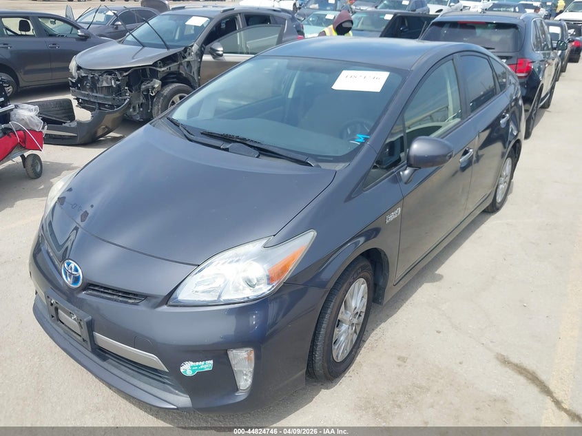 2014 Toyota Prius VIN JTDKN3DP7E3049740 IAAI salvage auction — LEFT SIDE, Salvage Title, sold $4,550 on 2026-07-29 (photo 2)