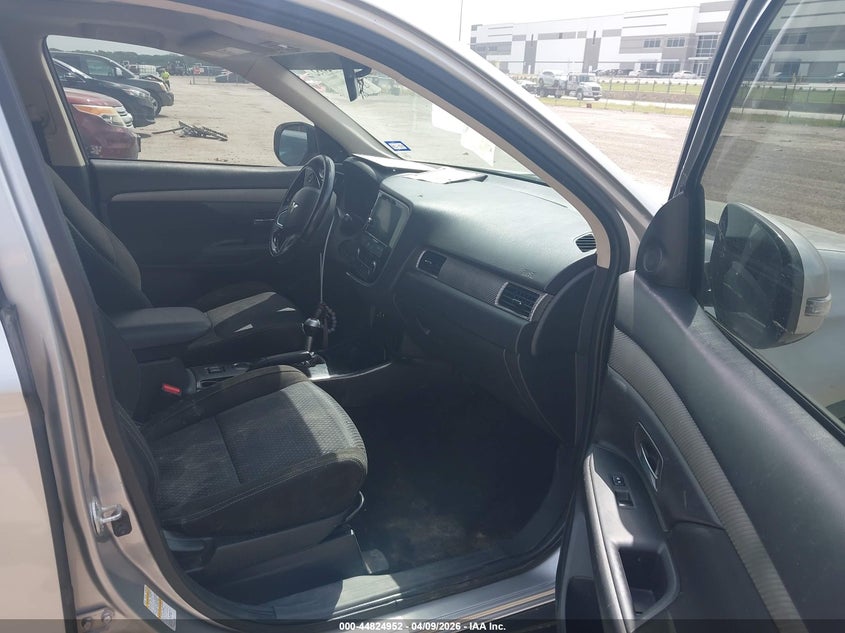 2018 Mitsubishi Outlander VIN JA4AD3A32JZ064079 IAAI salvage auction — BIO HAZARD, Salvage (Texas), sold $1,375 on 2026-07-14 (photo 5)