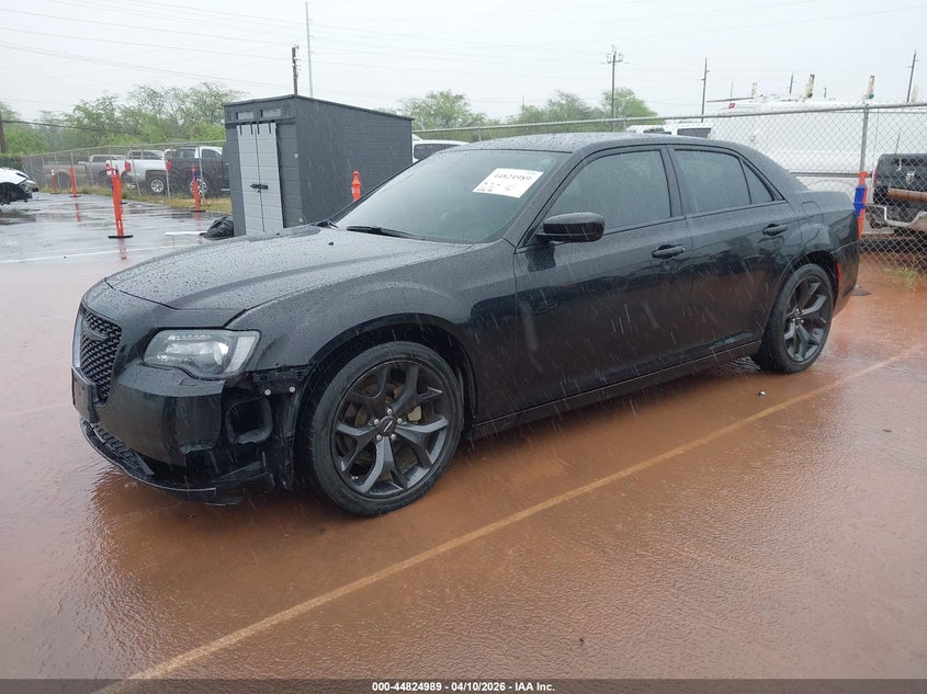 2022 Chrysler 300 VIN 2C3CCAAG4NH241346 IAAI salvage auction — LEFT FRONT, Salvage (Hawaii), sold $6,100 on 2026-08-18 (photo 2)