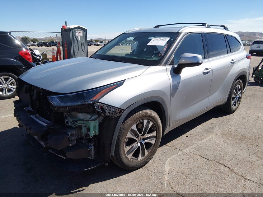 2021 Toyota Highlander VIN 5TDHZRAH4MS514535 IAAI salvage auction — RIGHT SIDE, Salvage Title, sold $12,000 on 2026-07-29 (photo 2)