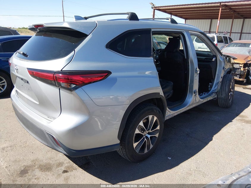 2021 Toyota Highlander VIN 5TDHZRAH4MS514535 IAAI salvage auction — RIGHT SIDE, Salvage Title, sold $12,000 on 2026-07-29 (photo 4)