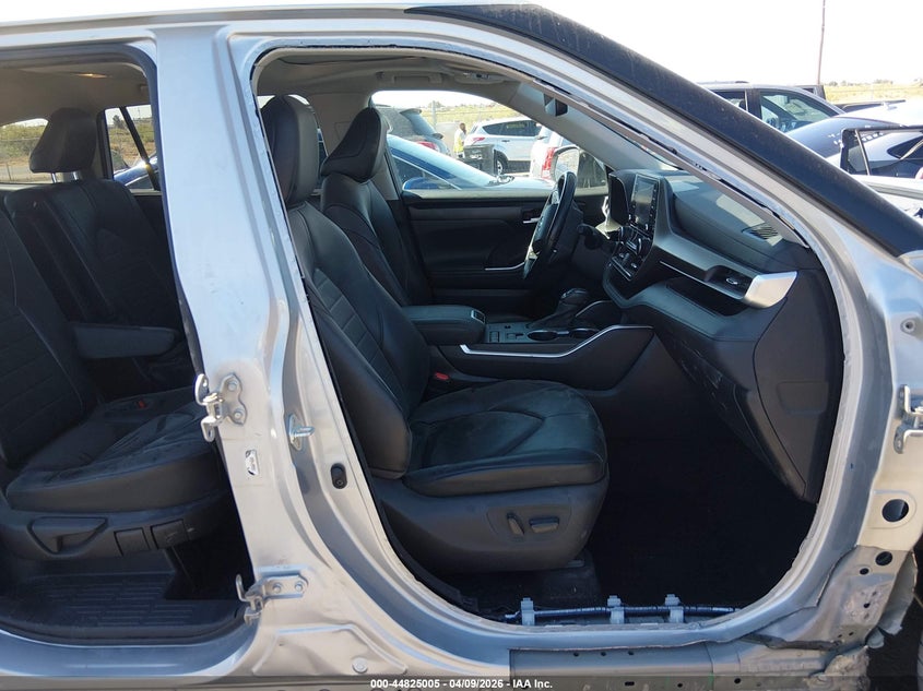 2021 Toyota Highlander VIN 5TDHZRAH4MS514535 IAAI salvage auction — RIGHT SIDE, Salvage Title, sold $12,000 on 2026-07-29 (photo 5)
