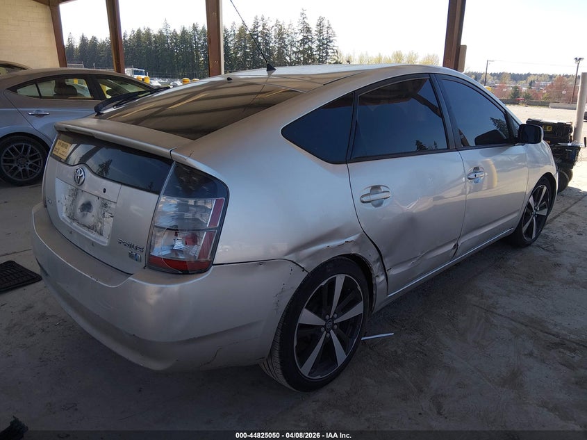 2004 Toyota Prius VIN JTDKB20U640103883 IAAI salvage auction — SIDE, Bill Of Sale (Washington), sold $300 on 2026-08-02 (photo 4)