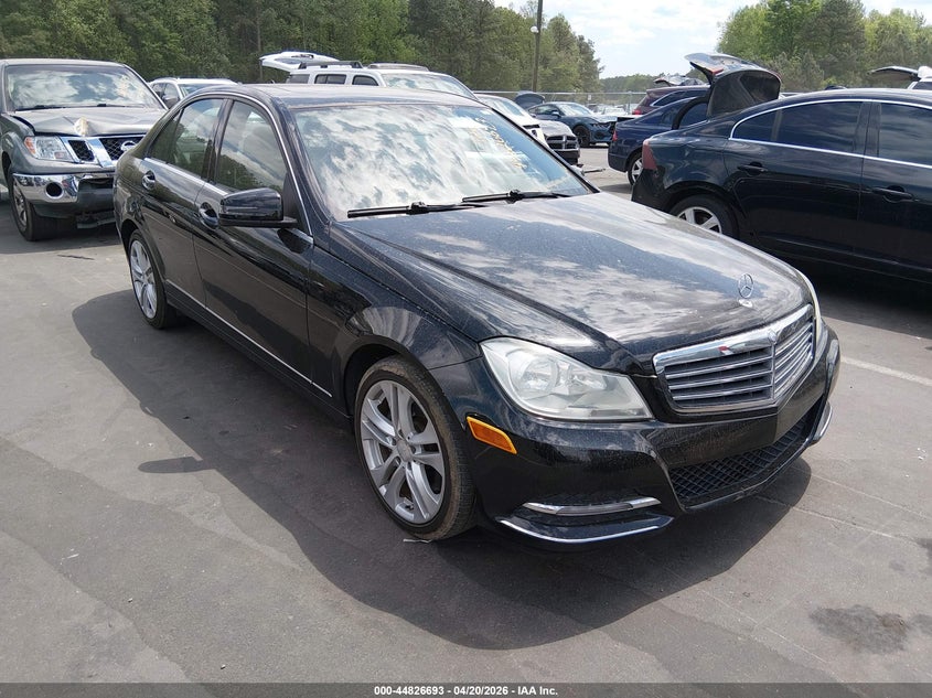 2013 Mercedes-benz C-klasse VIN WDDGF8AB3DR252828 IAAI salvage auction — NORMAL WEAR, Clear (Georgia), sold $700 on 2026-07-29 (photo 1)