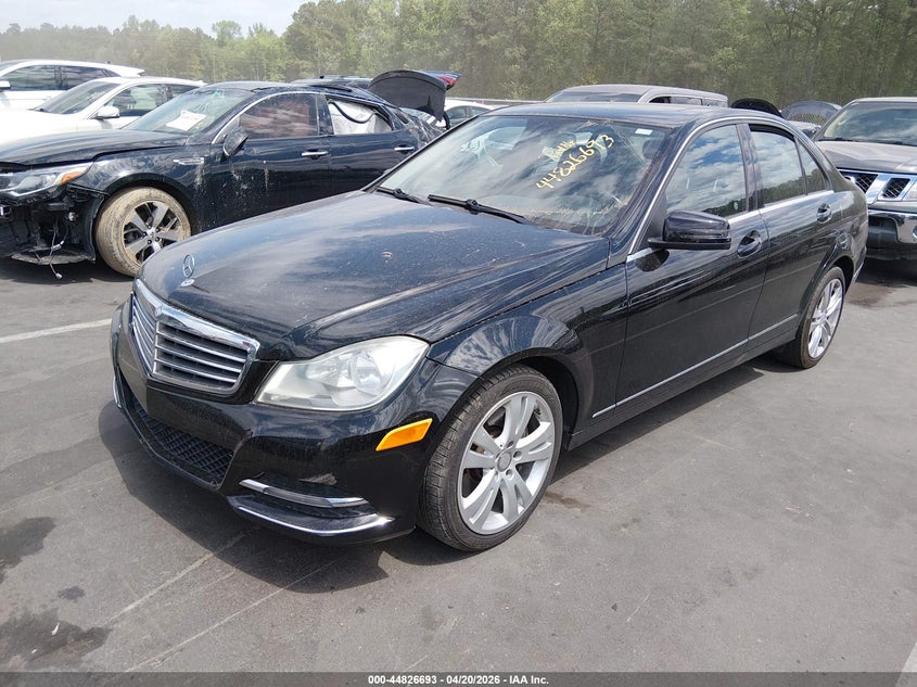 2013 Mercedes-benz C-klasse VIN WDDGF8AB3DR252828 IAAI salvage auction — NORMAL WEAR, Clear (Georgia), sold $700 on 2026-07-29 (photo 2)