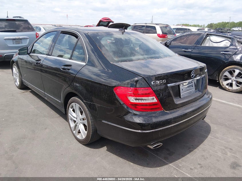 2013 Mercedes-benz C-klasse VIN WDDGF8AB3DR252828 IAAI salvage auction — NORMAL WEAR, Clear (Georgia), sold $700 on 2026-07-29 (photo 3)