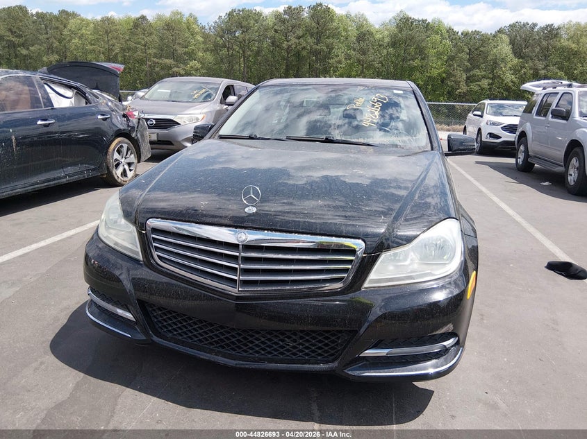 2013 Mercedes-benz C-klasse VIN WDDGF8AB3DR252828 IAAI salvage auction — NORMAL WEAR, Clear (Georgia), sold $700 on 2026-07-29 (photo 6)
