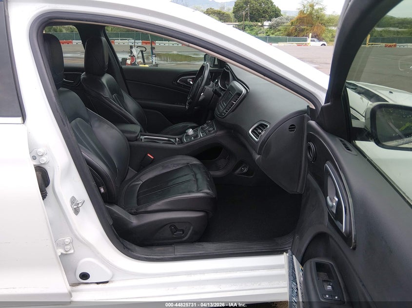 2015 Chrysler 200 VIN 1C3CCCCB5FN619051 IAAI salvage auction — SIDE, Salvage Title (Hawaii), sold $725 on 2026-07-23 (photo 5)