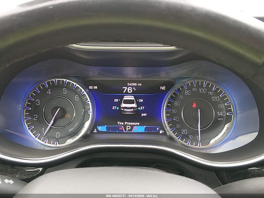 2015 Chrysler 200 VIN 1C3CCCCB5FN619051 IAAI salvage auction — SIDE, Salvage Title (Hawaii), sold $725 on 2026-07-23 (photo 7)
