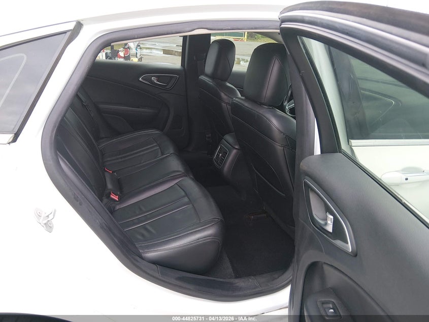 2015 Chrysler 200 VIN 1C3CCCCB5FN619051 IAAI salvage auction — SIDE, Salvage Title (Hawaii), sold $725 on 2026-07-23 (photo 8)