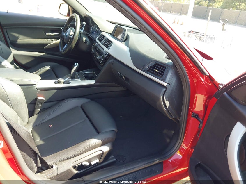 2016 BMW 3er VIN WBA8E1G51GNU11624 IAAI salvage auction — RIGHT FRONT, Salvage Title, sold $1,850 on 2026-07-13 (photo 5)