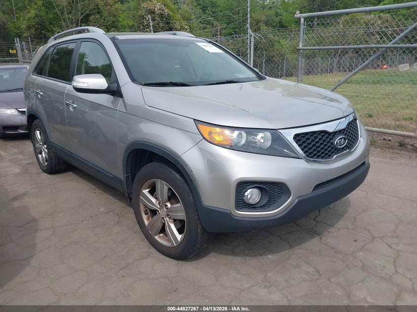 2013 Kia Sorento VIN 5XYKU4A20DG384432 IAAI salvage auction — REPOSSESSION, Wait Title, sold $725 on 2026-07-30 (photo 1)