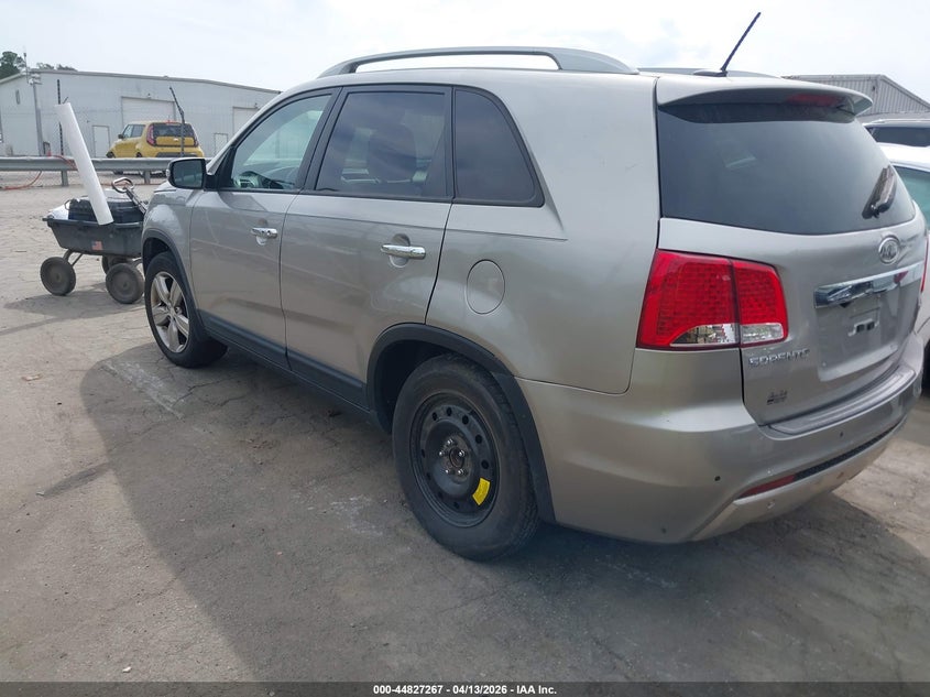 2013 Kia Sorento VIN 5XYKU4A20DG384432 IAAI salvage auction — REPOSSESSION, Wait Title, sold $725 on 2026-07-30 (photo 3)