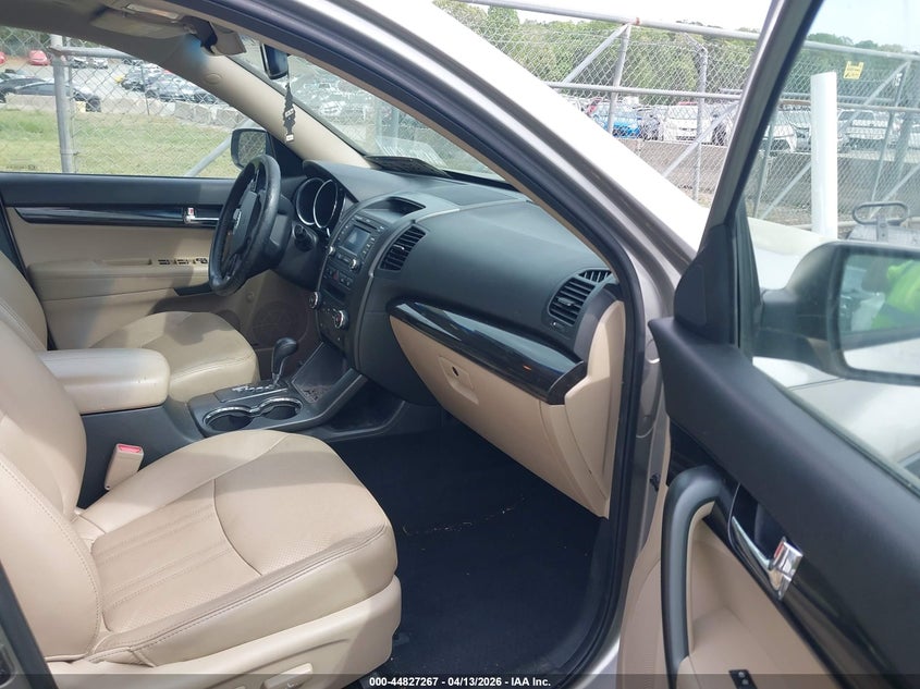 2013 Kia Sorento VIN 5XYKU4A20DG384432 IAAI salvage auction — REPOSSESSION, Wait Title, sold $725 on 2026-07-30 (photo 5)