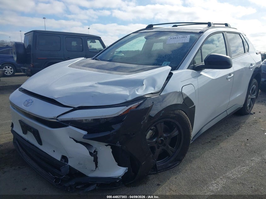 2025 Toyota Bz4x VIN JTMAAAAA5SA068676 IAAI salvage auction — FRONT & REAR, Salvage (New Jersey), sold $8,350 on 2026-08-13 (photo 6)