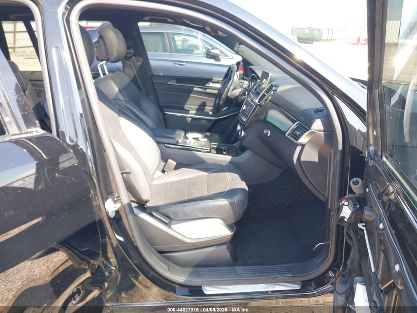2017 Mercedes-benz Gls-klasse VIN 4JGDF7DE3HA897198 IAAI salvage auction — REAR END, Salvage Title, sold $7,800 on 2026-07-30 (photo 5)