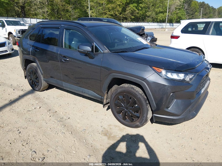 2021 Toyota Rav 4 VIN 2T3K1RFV0MC086443 IAAI salvage auction — SIDE, Salvage Title, sold $8,200 on 2026-07-18 (photo 1)