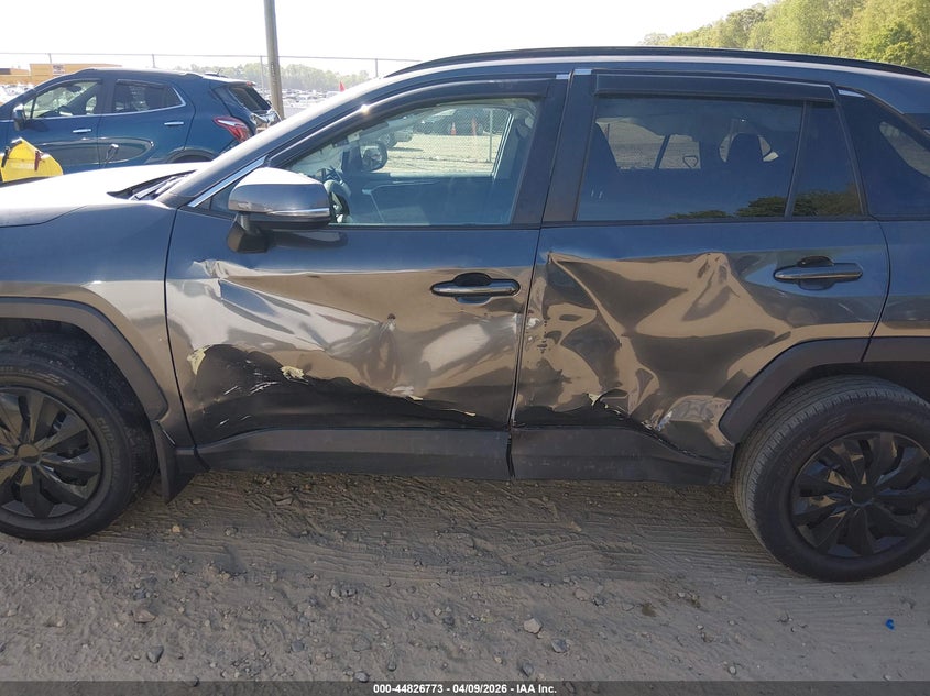 2021 Toyota Rav 4 VIN 2T3K1RFV0MC086443 IAAI salvage auction — SIDE, Salvage Title, sold $8,200 on 2026-07-18 (photo 6)