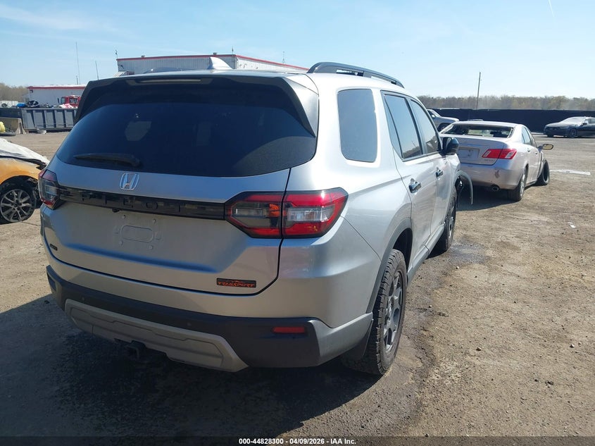 2025 Honda Pilot VIN 5FNYG1H65SB074256 IAAI salvage auction — FRONT END, Salvage - 75% Or Less (Maryland), sold $18,800 on 2026-08-20 (photo 4)