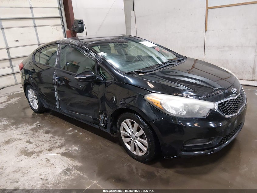 2015 Kia Forte VIN KNAFX4A68F5270344 IAAI salvage auction — NORMAL WEAR, Clear (Tennessee), sold $300 on 2026-07-24 (photo 1)