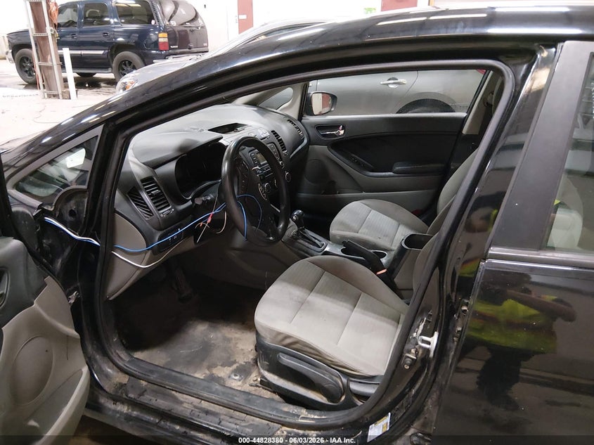 2015 Kia Forte VIN KNAFX4A68F5270344 IAAI salvage auction — NORMAL WEAR, Clear (Tennessee), sold $300 on 2026-07-24 (photo 5)