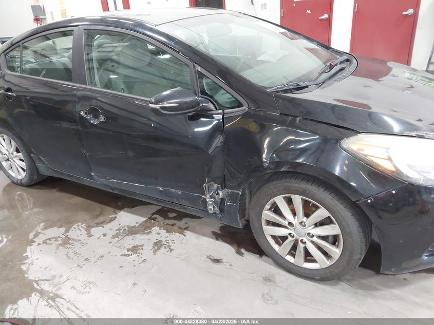 2015 Kia Forte VIN KNAFX4A68F5270344 IAAI salvage auction — NORMAL WEAR, Clear (Tennessee), sold $300 on 2026-07-24 (photo 6)