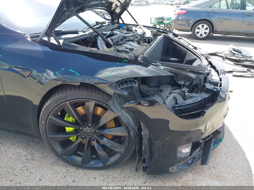 2018 Tesla Model s VIN 5YJSA1E28JF247940 IAAI salvage auction — RIGHT FRONT, Original (Texas), sold $8,900 on 2026-07-07 (photo 6)
