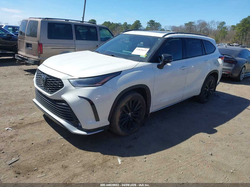 2021 Toyota Highlander VIN 5TDLZRBH3MS085560 IAAI salvage auction — FRONT & REAR, Salvage Title, sold $20,550 on 2026-07-07 (photo 2)