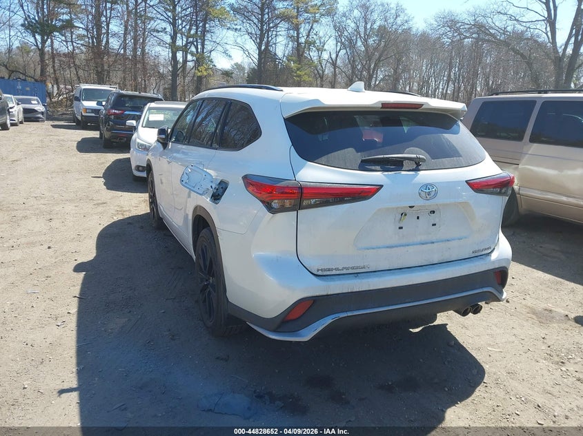 2021 Toyota Highlander VIN 5TDLZRBH3MS085560 IAAI salvage auction — FRONT & REAR, Salvage Title, sold $20,550 on 2026-07-07 (photo 3)