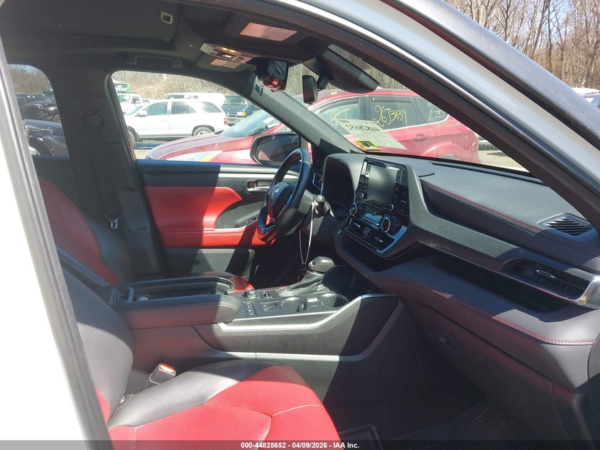 2021 Toyota Highlander VIN 5TDLZRBH3MS085560 IAAI salvage auction — FRONT & REAR, Salvage Title, sold $20,550 on 2026-07-07 (photo 5)