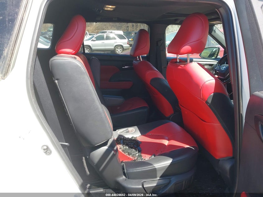 2021 Toyota Highlander VIN 5TDLZRBH3MS085560 IAAI salvage auction — FRONT & REAR, Salvage Title, sold $20,550 on 2026-07-07 (photo 8)