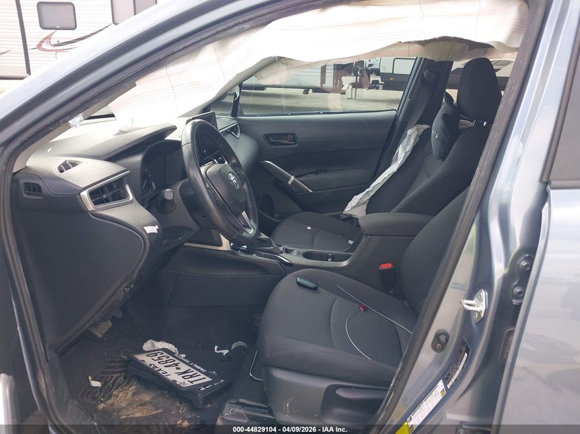 2023 Toyota Corolla cross VIN 7MUCAAAGXPV070954 IAAI salvage auction — RIGHT SIDE, Original (Texas), sold $4,350 on 2026-07-08 (photo 5)