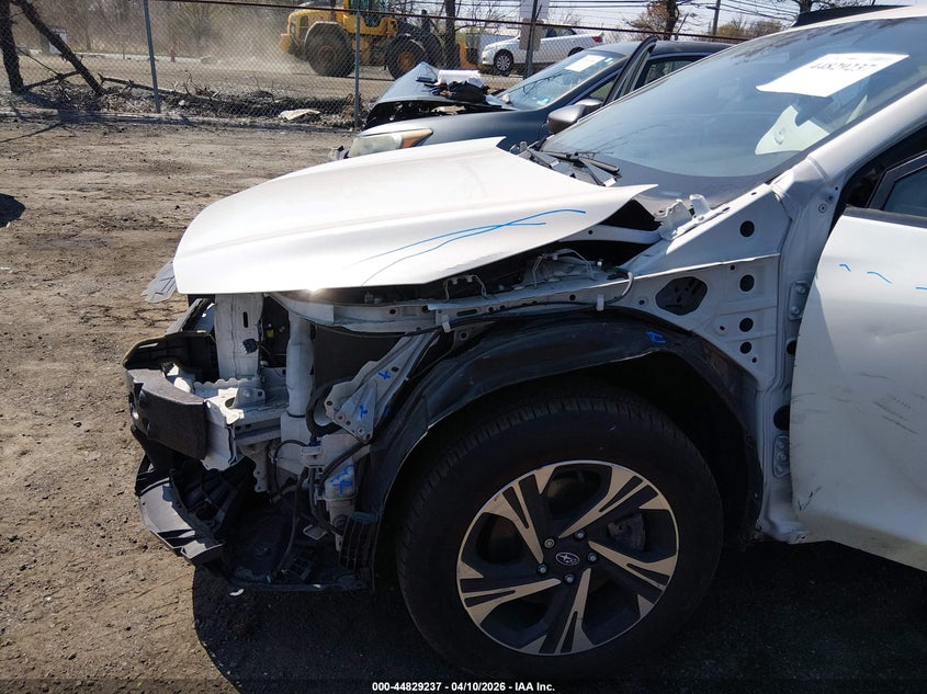 2025 Subaru Xv VIN JF2GUHDC8S8310411 IAAI salvage auction — FRONT & REAR, Salvage (New Jersey), sold $6,000 on 2026-07-06 (photo 6)