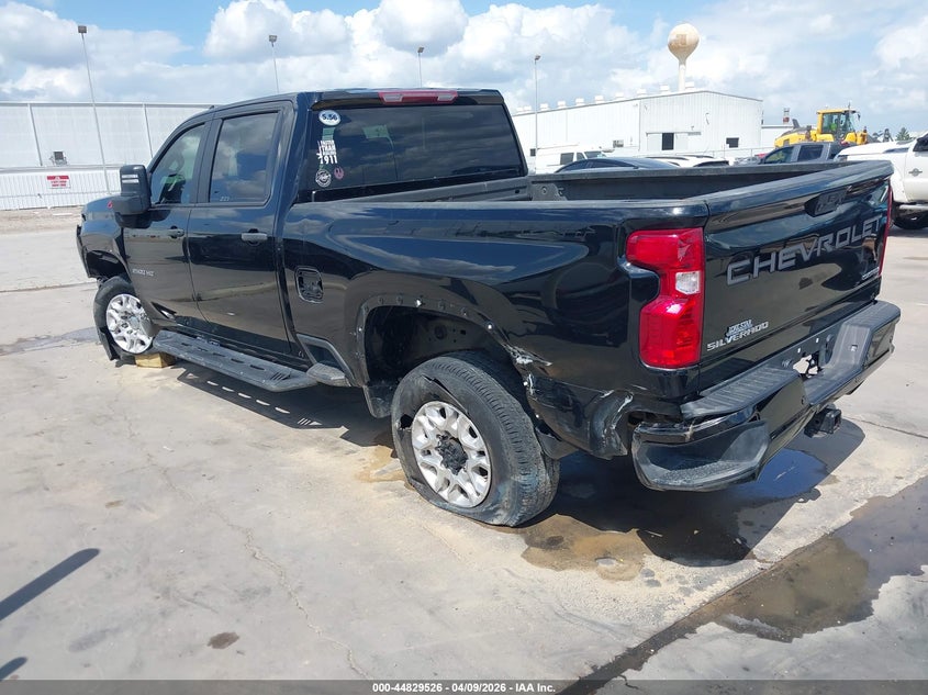 2024 Chevrolet Silverado VIN 2GC1YME70R1158561 IAAI salvage auction — SIDE, Salvage Title, sold $13,600 on 2026-07-21 (photo 3)