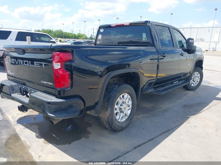 2024 Chevrolet Silverado VIN 2GC1YME70R1158561 IAAI salvage auction — SIDE, Salvage Title, sold $13,600 on 2026-07-21 (photo 4)