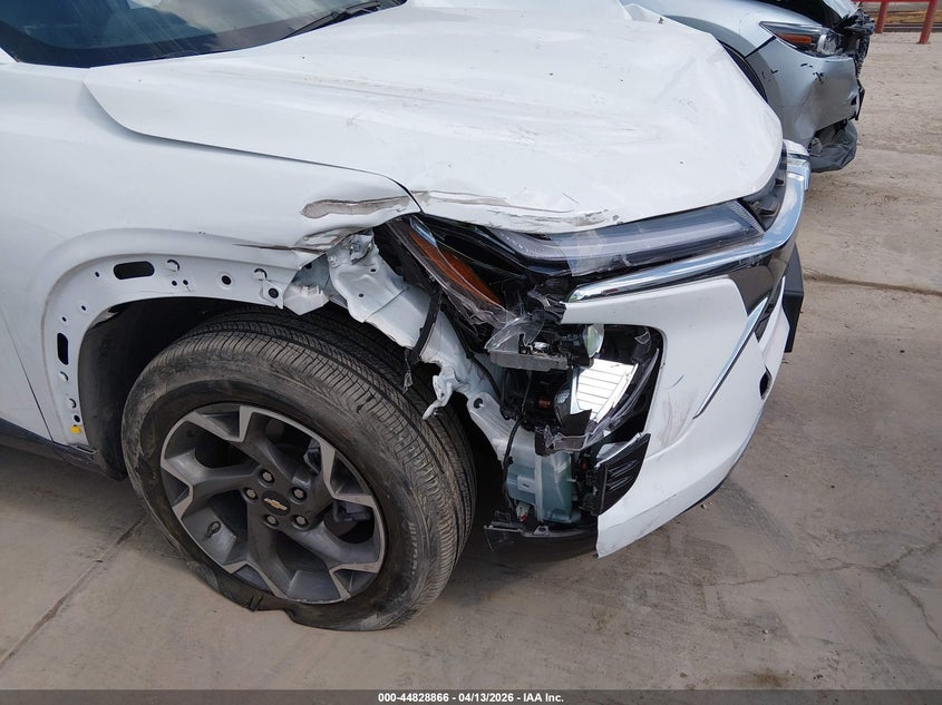 2024 Chevrolet Trax VIN KL77LHE21RC174909 IAAI salvage auction — LEFT FRONT, Wait Title, sold $4,550 on 2026-07-14 (photo 6)