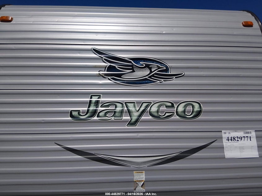 2015 Jayco Jay flight VIN 1UJBJ0BM3F1TL0367 IAAI salvage auction — HAIL, Wait Title, sold $4,200 on 2026-09-04 (photo 6)