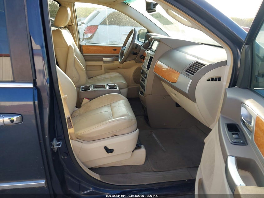 2008 Chrysler Town & country VIN 2A8HR64X28R615761 IAAI salvage auction — REAR END, Clear (Illinois), sold $275 on 2026-07-21 (photo 5)