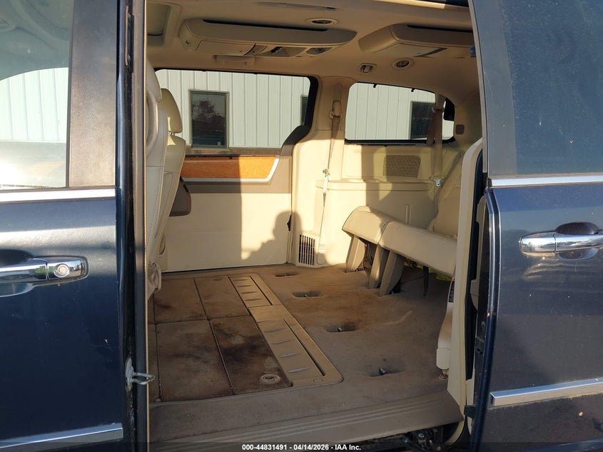 2008 Chrysler Town & country VIN 2A8HR64X28R615761 IAAI salvage auction — REAR END, Clear (Illinois), sold $275 on 2026-07-28 (photo 8)