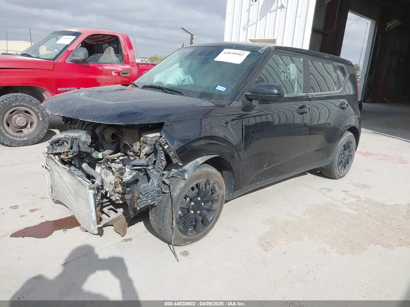 2024 Kia Soul VIN KNDJ23AU8R7228933 IAAI salvage auction — LEFT & RIGHT, Salvage Title, sold $300 on 2026-07-23 (photo 2)