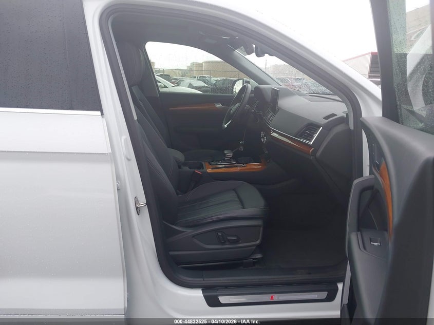2023 Audi Q5 VIN WA1GAAFYXP2097635 IAAI salvage auction — SIDE, Salvage (Hawaii), sold $10,900 on 2026-07-28 (photo 5)