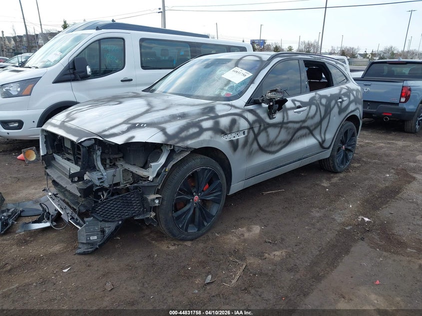 2017 Jaguar F-pace VIN SADCM2BV5HA076619 IAAI salvage auction — VANDALISM, Salvage Title, sold $1,450 on 2026-07-29 (photo 2)
