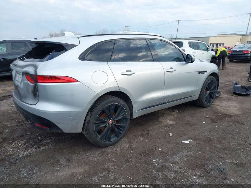 2017 Jaguar F-pace VIN SADCM2BV5HA076619 IAAI salvage auction — VANDALISM, Salvage Title, sold $1,450 on 2026-07-29 (photo 4)